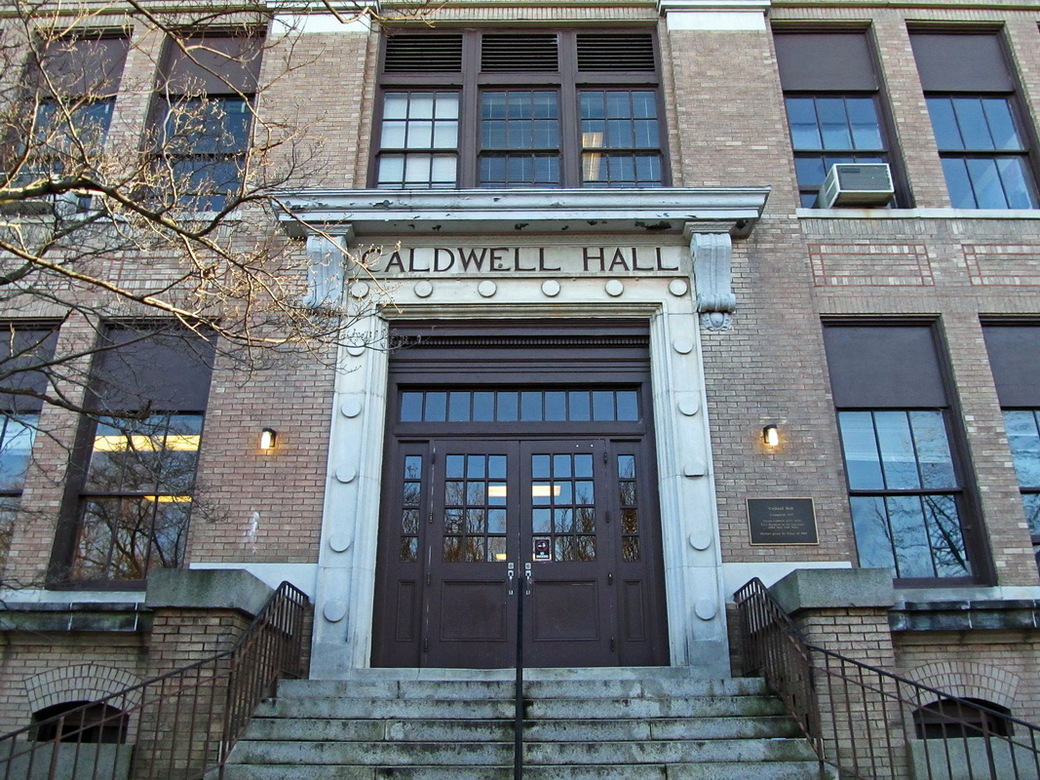 Modern photo of the entrance to Caldwell Hall. “Maps: Caldwell Hall,” The University of North Carolina at Chapel Hill, accessed March 26, 2017, https://maps.unc.edu/.